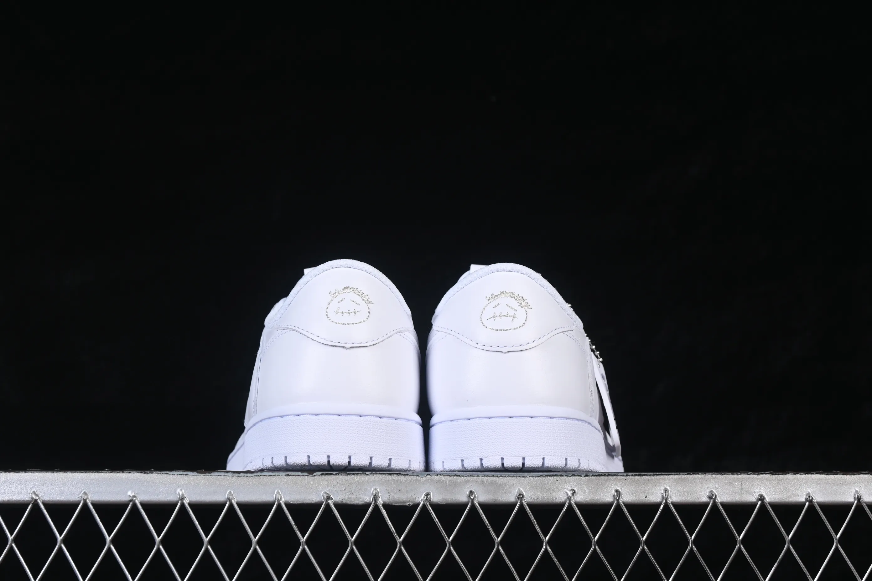 All categories Air Jordan Jordan series basketball shoes Air Jordan 1 Low Travis Scott x Fragment Design x Air Jordan 1 Low OG SP AJ1 Joe 1 relatives and friends limited pure white low-top cultural casual sneakers TD1228-111